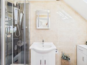 En-Suite- click for photo gallery